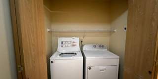 3 Bedroom, 2 Bath in York Neighborhood! Gallery 18