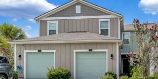 Stunning 3 Bed 2.5 Bath Townhouse! Stunning 3 Bed 2.5 Bath Townhouse! Gallery 1