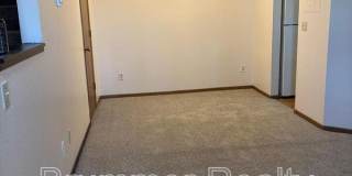 305 Watersedge Dr Gallery 1