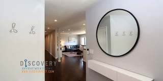 Centrally Located Mid-Century Contemporary Home Centrally Located Mid-Century Contemporary Home Gallery 4