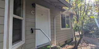 Large 3 Bedroom Corner Unit in The Heart of Gig Harbor! Available Now! Gallery 1