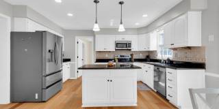 7707 LAKE GLEN Drive Gallery 6