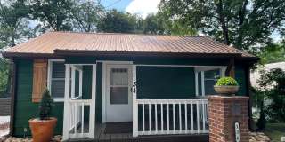 Charming Fully Renovated 2BR/1BA Near Both Hospitals – Washer/Dryer Included! Gallery 1