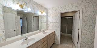Spacious 3-Bedroom Duplex with Modern Comforts and Room to Roam! Gallery 8