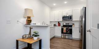 231 Walton Avenue unit: 206 Gallery 14