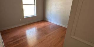 2 BEDROOM 1 BATH HOUSE ALL ELECTRIC CENTRAL HEAT & AIR HAS STACK WASHER/DRYER CONNECTION. Gallery 5