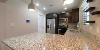 West El Paso 4bed/3.5bath Townhome Gallery 10