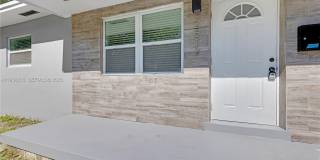 2512 NE 182nd Ter Gallery 1