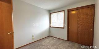 Updated 3BD | 2BA Home with Garage & Large Deck - Hillsboro Gallery 11