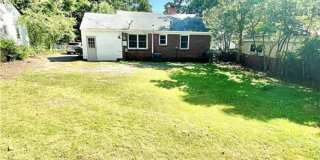 Room in 3 Bedroom Home at Remount Rd Gallery 5