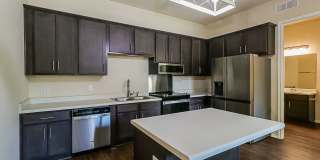Amazing Austin condo! Gallery 9