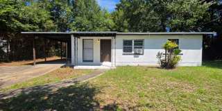 3BR/1.5BA on large lot with covered parking and neighborhood park Gallery 1