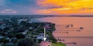 901 SE Riverside Drive Gallery 9