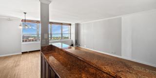 655 W Irving Park Road Gallery 7