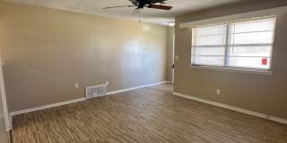 3 bed, 1 1/2 bath, 1 car garage Gallery 62