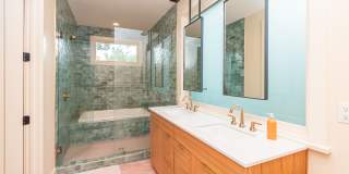 CHARMING, MODERN, CUSTOM HOME IN MID-CITY FOR RENT Gallery 33