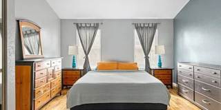 Charming 2BR Tpwnhome in Aurora Gallery 15