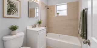 1527 Gardenia Avenue Gallery 23