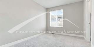 Spacious Townhouse with Central AC and 2-Car Garage Gallery 19