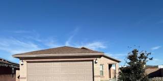 3 Bed | 2 Bath | 1,456 Sq Ft | 2-Car Garage Gallery 1