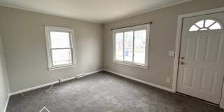 Stunning 3 bedroom / 1.5 bathroom house now available for rent! Gallery 9