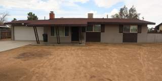 Apple Valley, 3 Bedroom, 2 Bathrooms, 1/2 acre property, Fully fenced Gallery 1