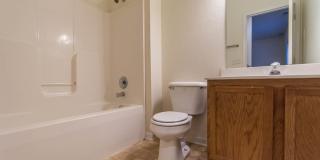 202 E 20th - 4-Bed/3-Bath Townhouse - Walking distance to stadium! Gallery 15