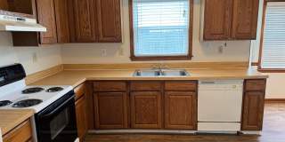 LANDSTOWN MEADOWS_Three Bedroom Ranch Gallery 9
