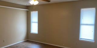 Cozy 3/2/2 Brick Home! Available September!! Gallery 21