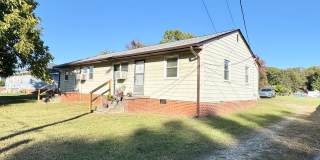 Charming 2-Bedroom Duplex! Charming 2-Bedroom Duplex! Gallery 1