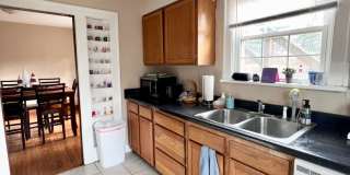 1302 Hunter - 7 Bed/2 Bath - Renovated! Gallery 8