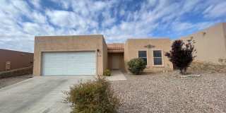 Charming 3 bedroom/2 bathroom Home located in Las Colinas Gallery 1