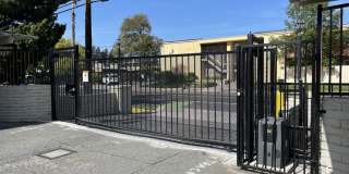 Wonderful Gated 2-Bedroom Downstairs Apartment Gallery 17