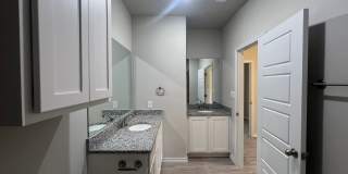 Elegant Home in Seguin! Gallery 9