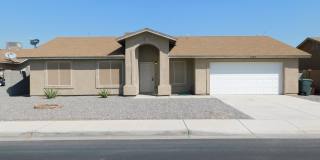4 BEDROOM HOME IN SAGUARO! Gallery 1