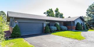 Ranch Style Home Located inside Kissing Camels! Gallery 4