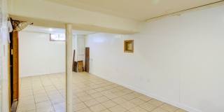 824 Wabank Street Gallery 26