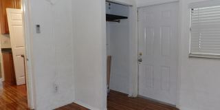 Cute 2 Bedroom 1 Bath with huge Screen Porch Gallery 20