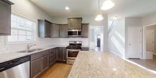 Beautiful 2 Story Home in W Richland Gallery 10