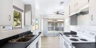 Move in Special $500 Deposit and One Month Free! Gallery 2