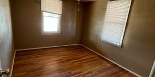 Central Location Gallery 13