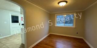 Gorgeous 2 Bedroom Home Available Early July - Great Location! Gallery 6