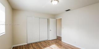 7306 SW 3rd Ct Gallery 15
