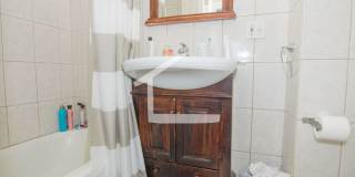 Charming 4 Bedroom-No Broker Fee Gallery 5