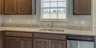 Fairview Station - Beautiful 4 / 2.5 - FENCED! Gallery 8