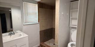 Charming 1-Bedroom Apartment with Hardwood Floors Near Downtown San Antonio Gallery 6