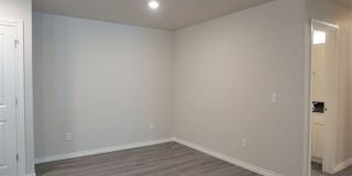 11222 Burnham Avenue Gallery 12
