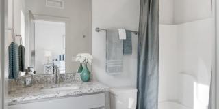 Gorgeous 3 bedroom end unit townhome with garage Gallery 28