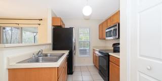 Beautiful 3/2 townhome Gallery 6