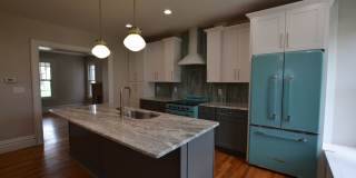Newly Renovated 4 Bedroom Near Franklin Park Gallery 1